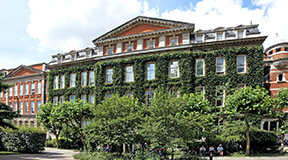 从金陵学院到英国伦敦大学国王学院-国际政治经济硕士